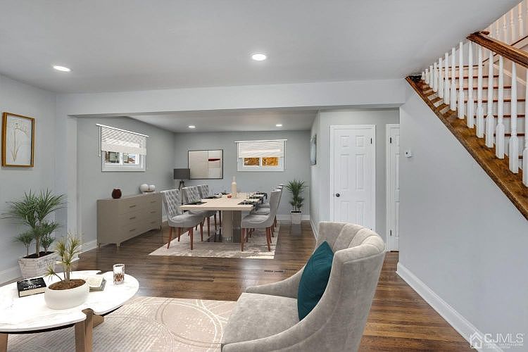 1st image of 330 Park Ave