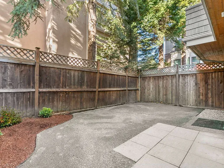 1133 10th Ave E #A — Photo 40