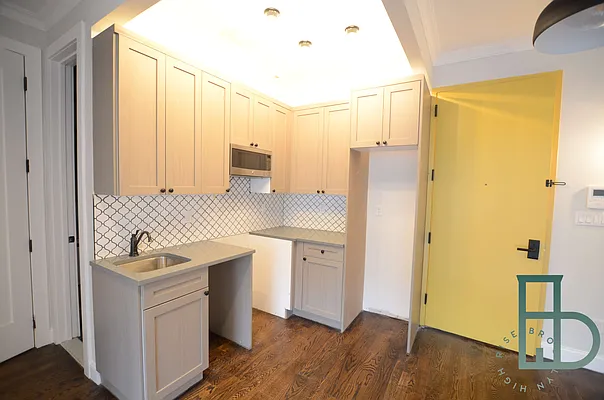 Rented by Miron Realty Group | media 16