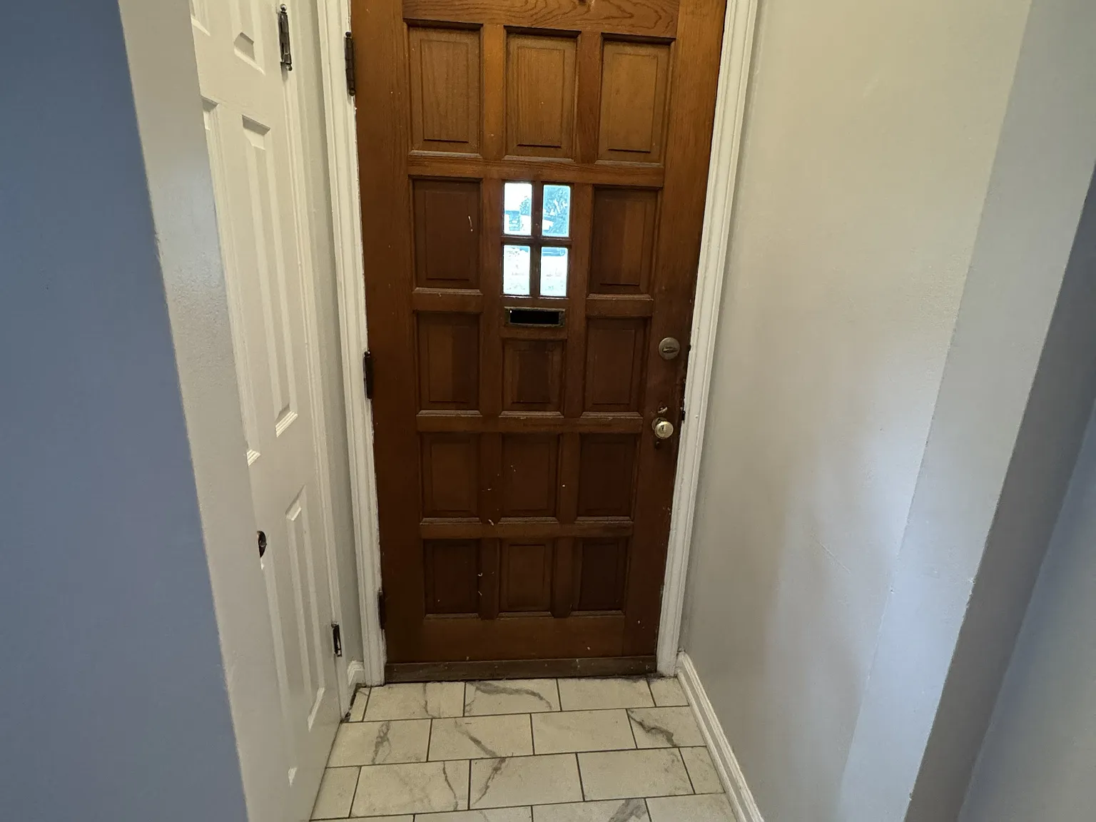 3 bed, 1072 sqft, $2,200 — Photo 2