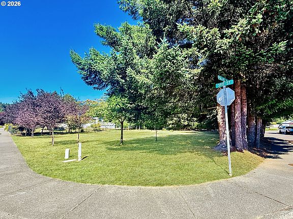 4th image of 932 Midland Way