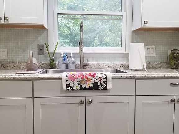 5th image of 248 Lakeview Dr