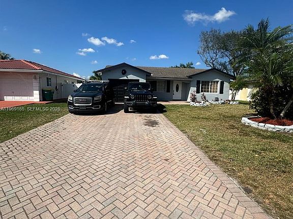 3rd image of 8201 NW 105th Ave