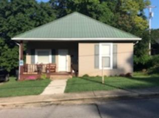 223 N 6th St, Scottsville, KY 42164
