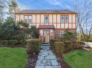 45 Inverness Rd, New Rochelle, NY 10804