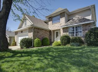 2067 W Royal Oak Dr, Springfield, MO 65810