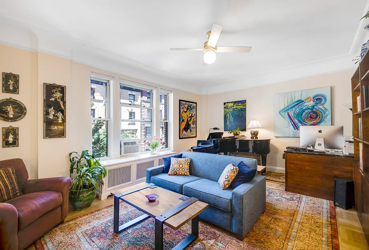 318 W 100th St APT 4A photo 1