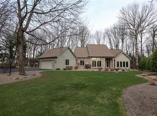 3 Crabtree Cir, Webster, NY 14580