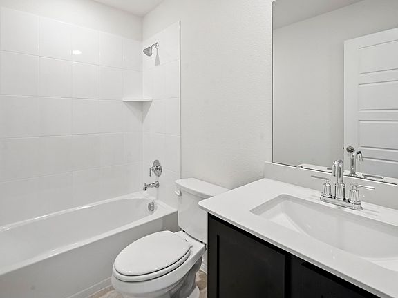 4th image of 1317 Rusted Rail Dr