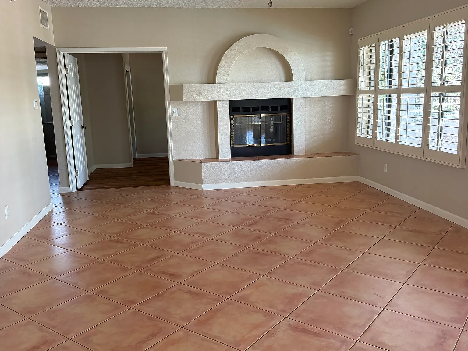 4 bed, 2886 sqft, $3,500 — Photo 4