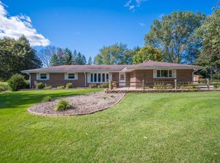 W253N9125 Tomahawk Ct, Lisbon, WI 53089