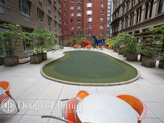4th image of 111 Worth St APT 4F
