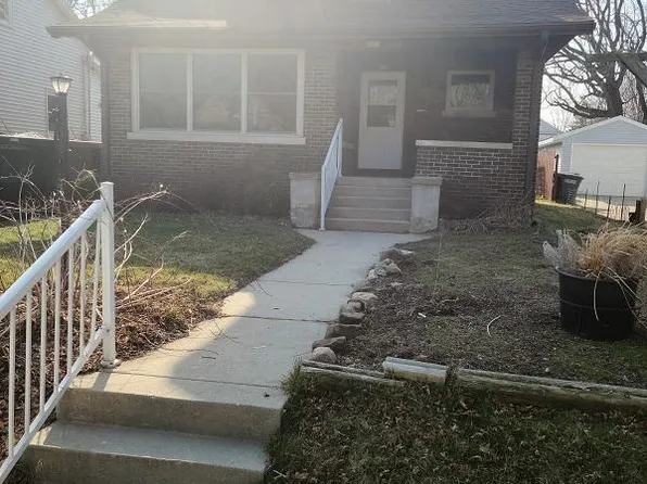 2412 N 6th St, Sheboygan, WI 53083