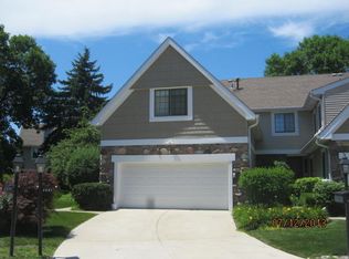 2541 Windsor Ln, Northbrook, IL