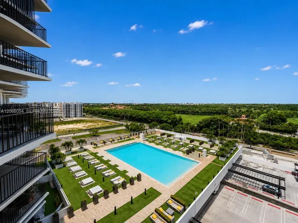5252 NW 85th Ave APT 810, Doral, FL 33166