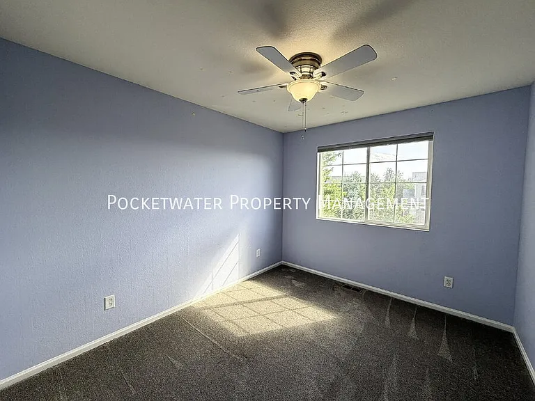 2127 Mountain Iris Dr — Photo 9