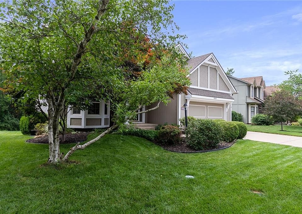 1st image of 8309 W 152nd Ter