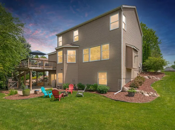 10447 Glen Eagle Cir, Woodbury, MN 55129