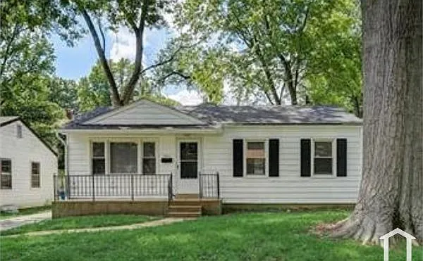 3 bed, 864 sqft, $1,400 — Photo 1
