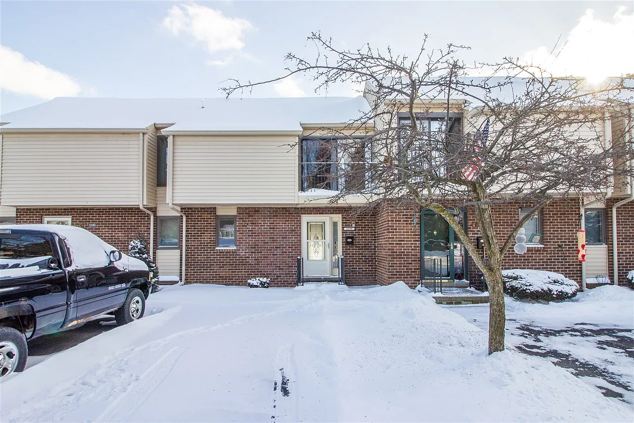 2189 Village West Dr S photo 1