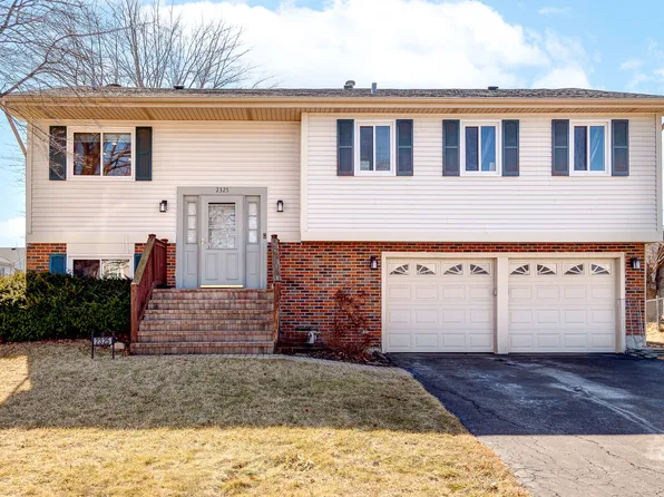 2325 Bayside Dr, Hanover Park, IL 60133