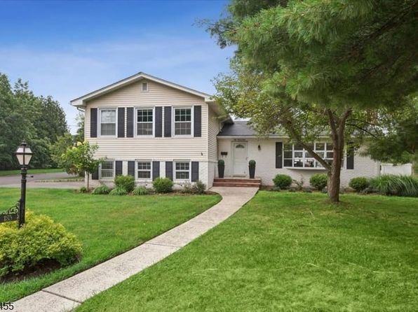135 Commonwealth Ave