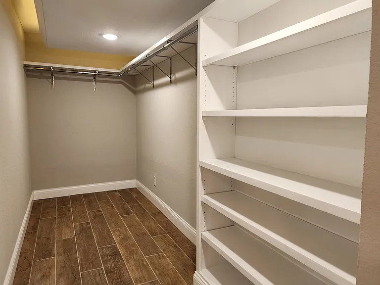 2302 Sherwood Dr — Photo 35