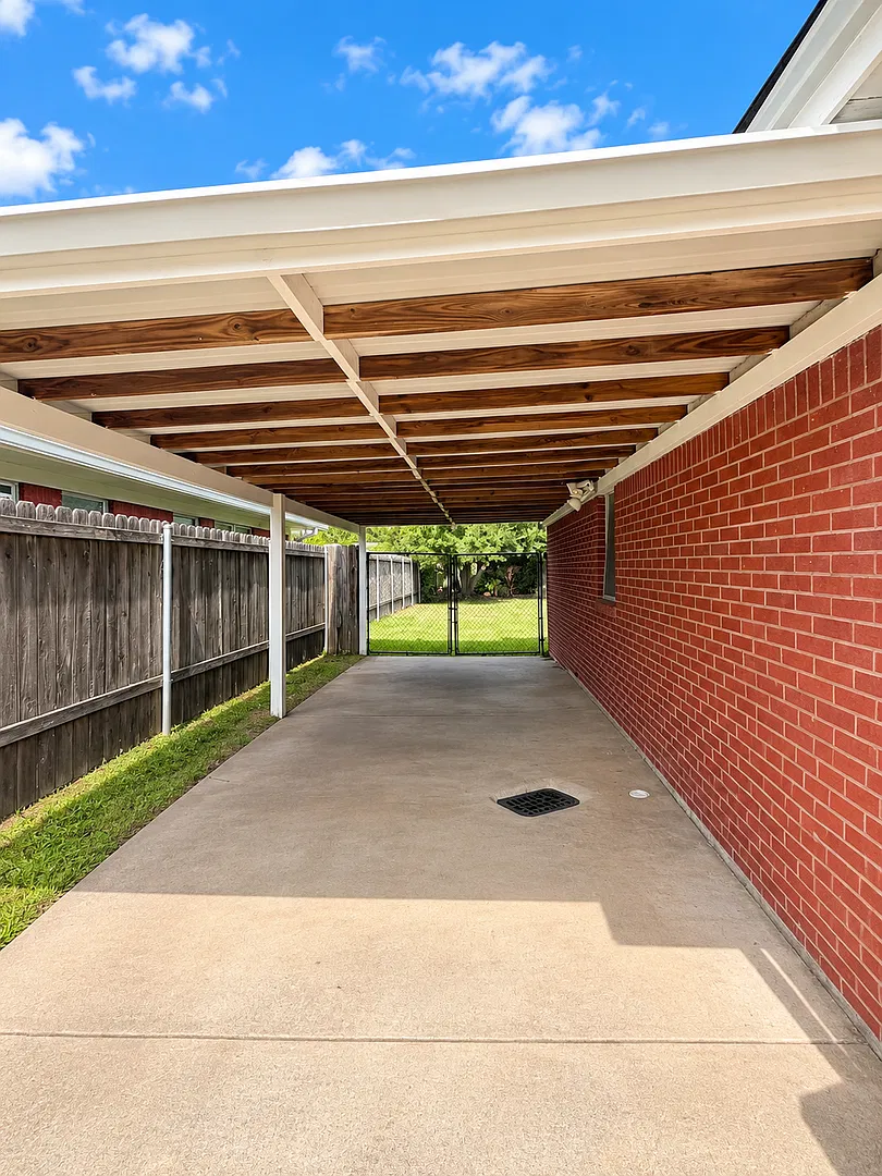 House for Lease -2505 Douglas — Photo 3