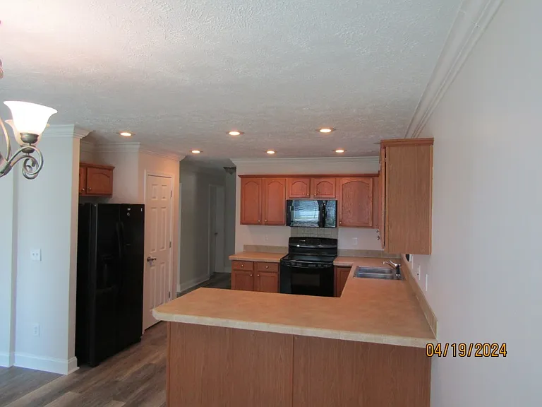 2130-HWY 111th — Photo 12