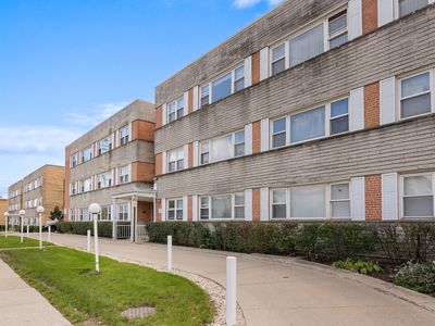 4949 Church St APT 107, Skokie, IL, 60077