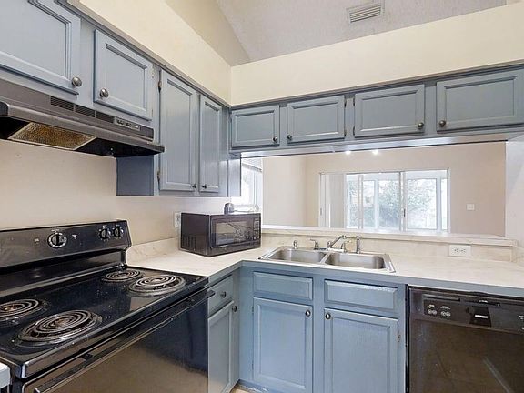2nd image of 1217 Cressford Pl