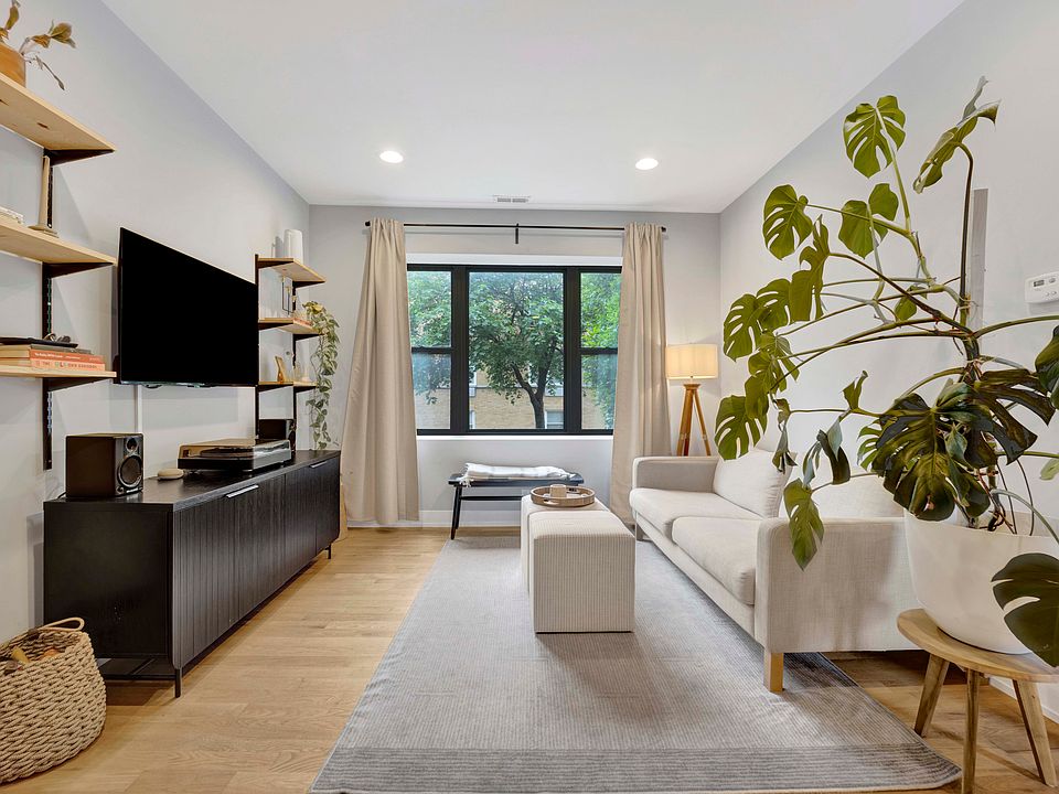 1st image of 3802 W Altgeld St #302