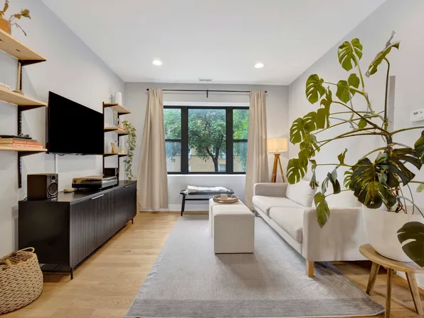 3802 W Altgeld St #302, Chicago, IL 60647