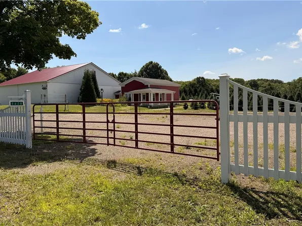 5620 Streeter Rd, Mantua, OH 44255