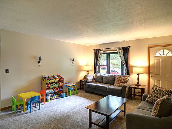 5th image of 2407 Southlea Dr