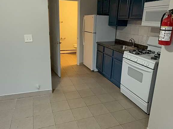 5th image of 158 N 8th St #4