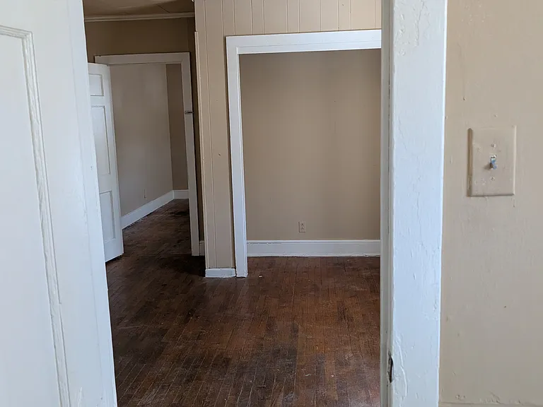 1401 Front St — Photo 5