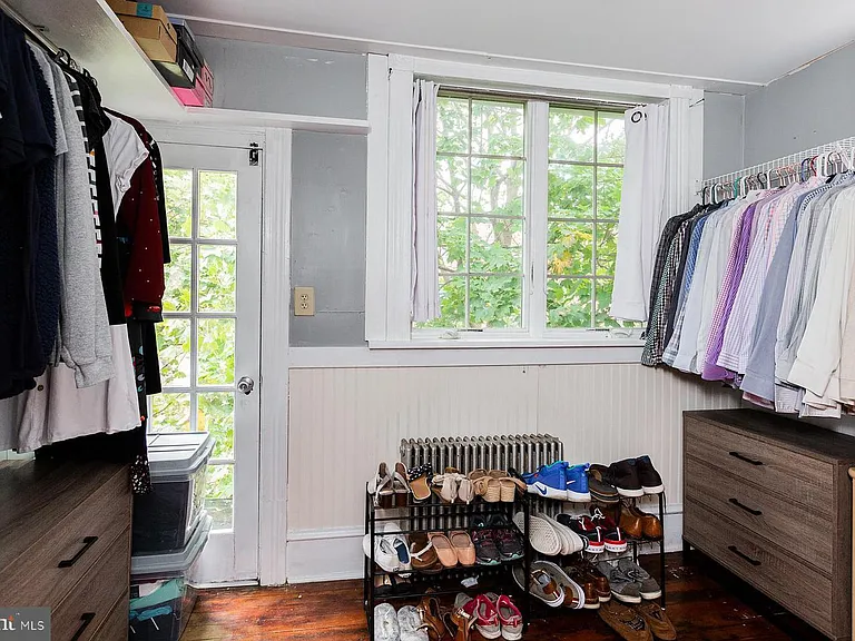 240 E Walnut St — Photo 18