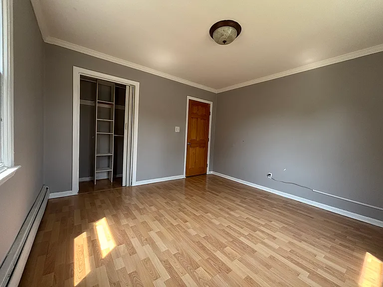 68 Seymour Ave — Photo 8