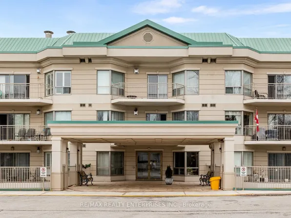 24 Chapel St #302, Halton Hills, ON L7G 6A7