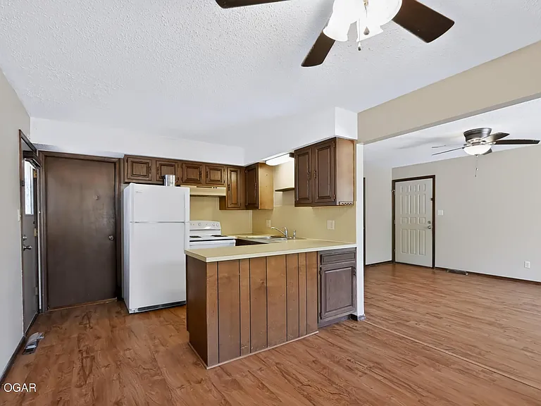 415 W Spring St #A — Photo 10