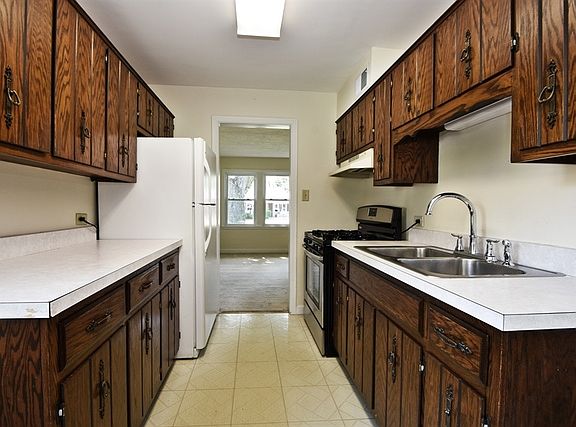 3rd image of 17751 67th Ave