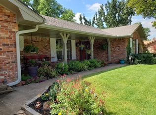 12 S Trail Ridge Rd, Edmond, OK 73012