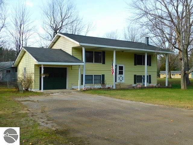 1st image of 1475 Oxbow Dr NE