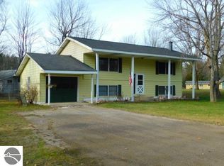 1475 Oxbow Dr NE, Kalkaska, MI 49646