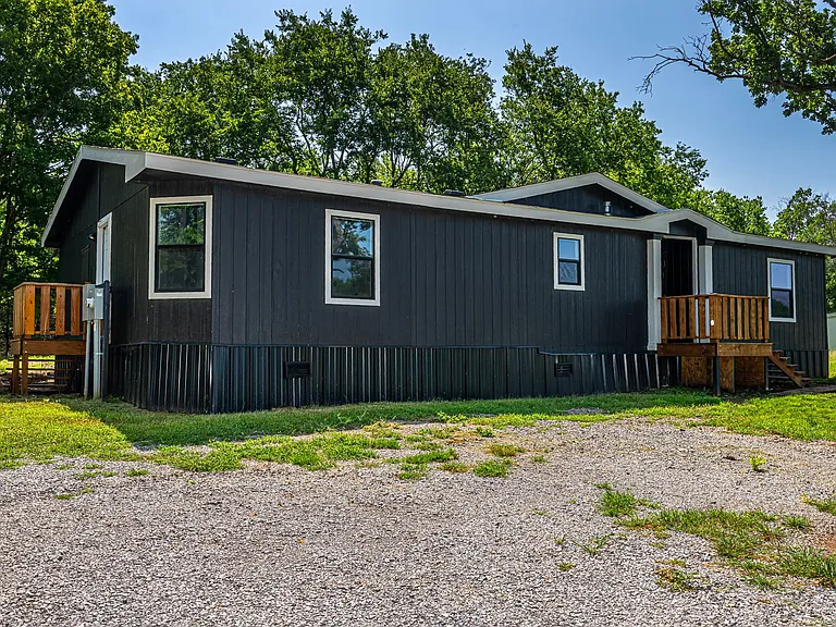 58 Divine Pl — Photo 18