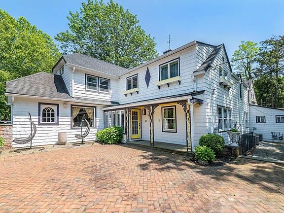 4th image of 431 Carpenter Ave
