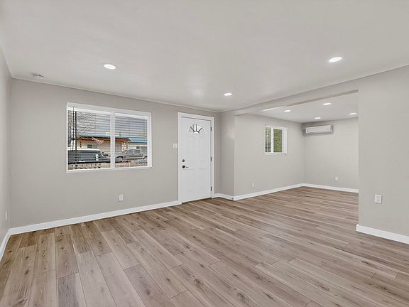5th image of 804 Prospect Ave NW