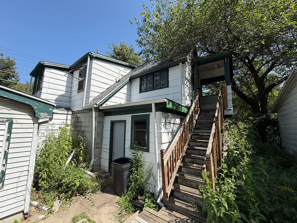 1st image of 904 S Webber St #1/2