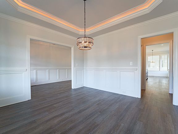4th image of 609 Darian Woods Dr